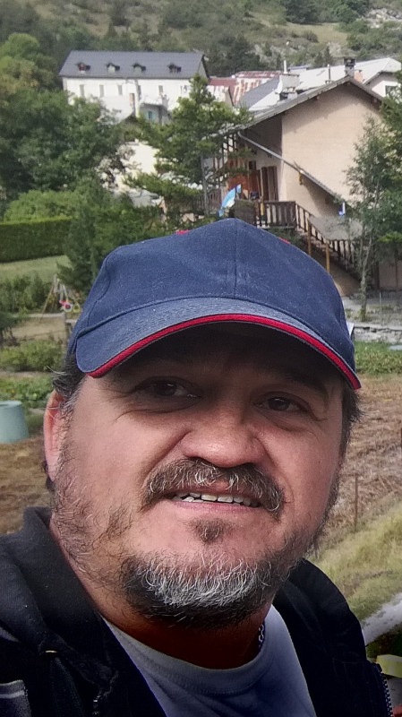 Cyril - Monteur de chalet en bois massif en Gironde (33)